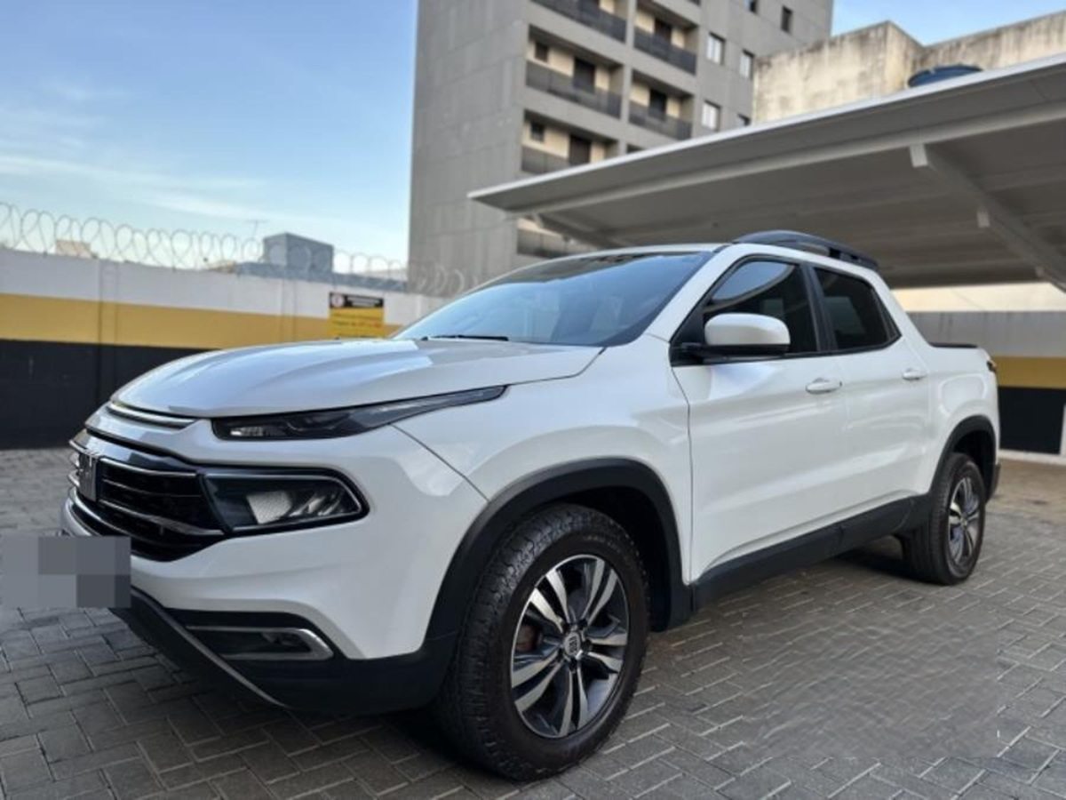 Leilão de coperativa de credito tem caminhonetes Toro e L200 Triton Seminovas
