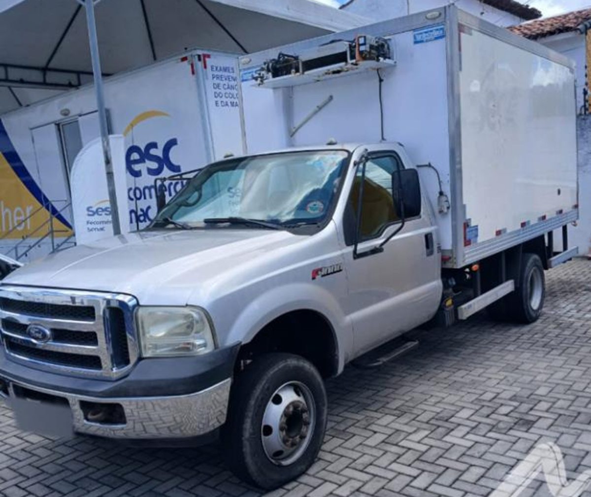 Leilão do SESC tem 6 caminhões Volkswagen e Ford F4000 seminovos com Baú refrigerado