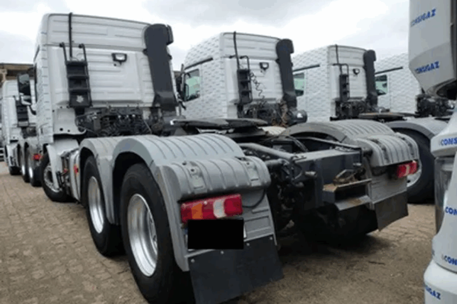 A Consigaz realiza leilão com 12 Caminhões Mercedes Benz Actros a partir de R$ 130 mil