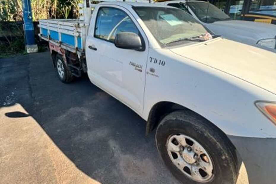 A prefeitura de Blumenal realiza leilão com Toyota Bandeirante a partir de 7 mil Reais, Hilux R$ 19 mil, moto XRE e outros Veículos