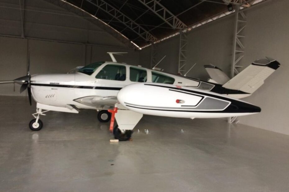 Avião Monomotor Beechcraft no leilão