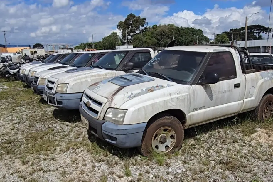 LEILÃO de Frota da SANEPAR tem caminhonete l, caminhão e motos