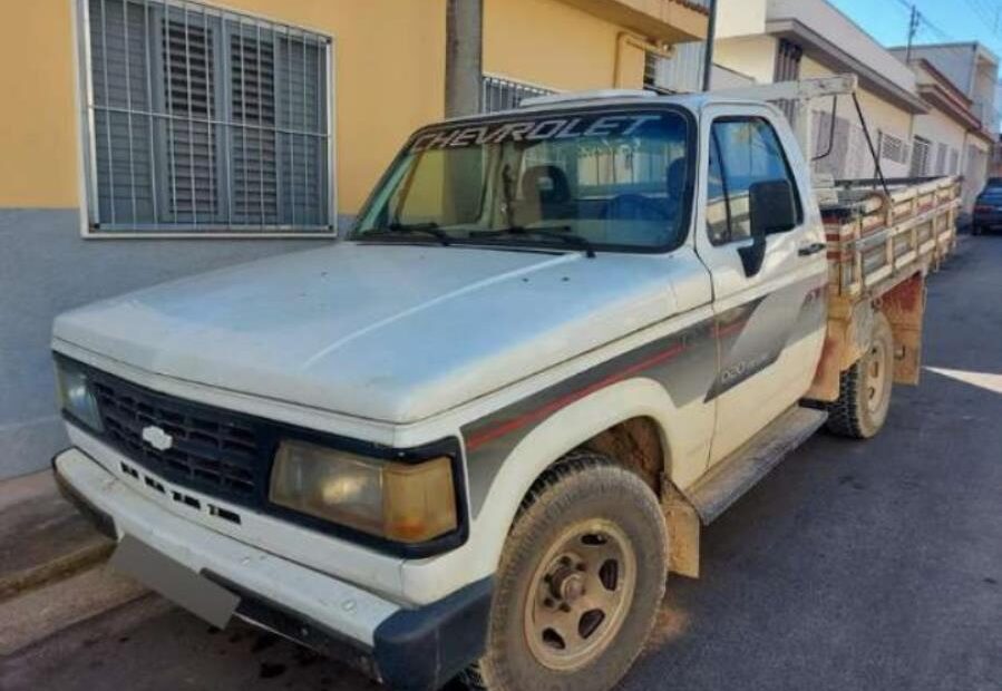 Leilão Judicial tem Caminhonete D20 e Parati Surf a partir de R$ 3.250