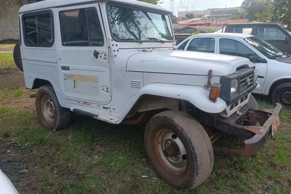 Leilão de Frota do governo do Paraná tem Toyota Bandeirante por R$ 19.950 e outras caminhonetes a partir de R$ 5.533