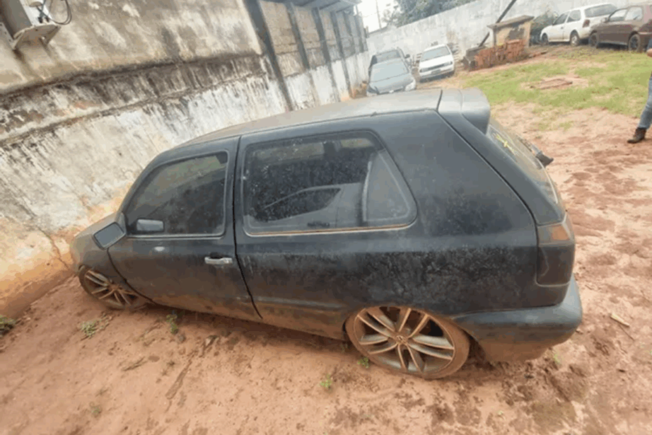 Leilão de apreensões da Polícia Federal tem raridades como Volkswagen Santana e Golf GTI por 350 reais