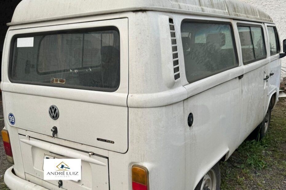Leilão de prefeitura tem Kombi a partir de R$ 4,650 e carro popular