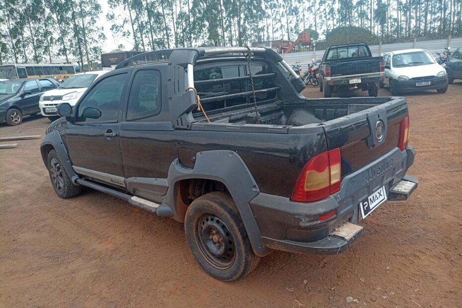 Leilão do Detran tem Fiat Strada por R$ 5.423, caminhonetes L200 por 7 mil reais e carro popular por R$ 2.484