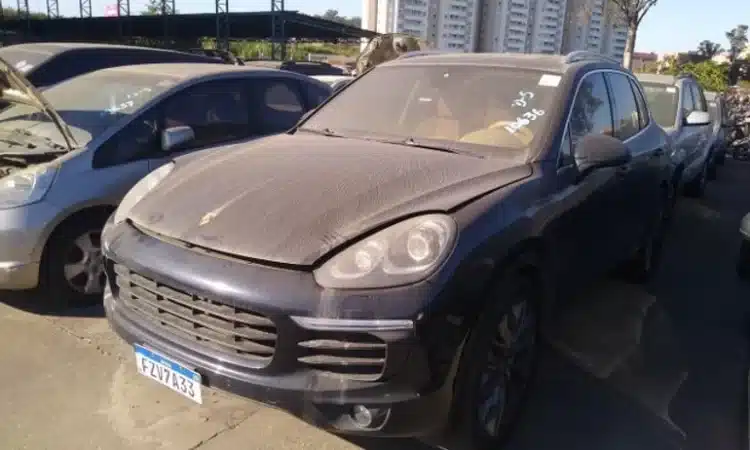 O DER São Paulo realiza leilão com carros e SUV de luxo como Porsche, Audi e Mercedes Benz com 50% de Desconto