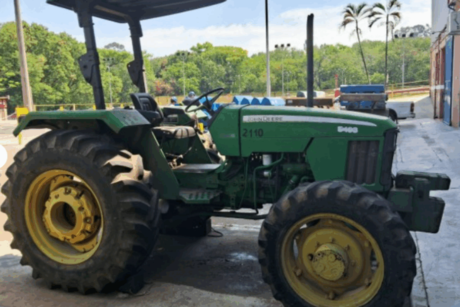 Trator Agrícola John Deere a partir de 48 mil reais no leilão do Agro