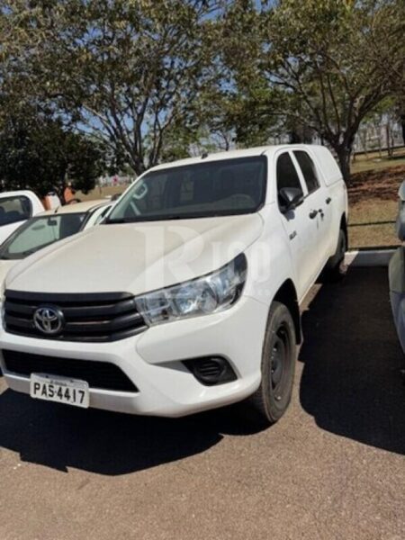 TOYOTAHILUX-CDLOWM4FD-1 Leilão da Eletrobras tem caminhonete, caminhão e van