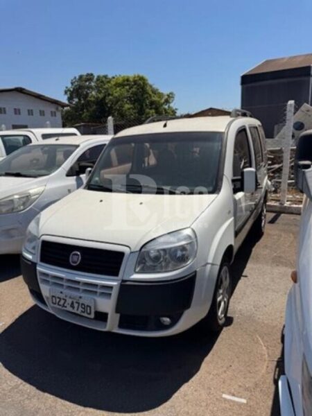 FIATDOBLO-ESSENCE-1.8-Leilão da Eletrobras tem caminhonete, caminhão e van