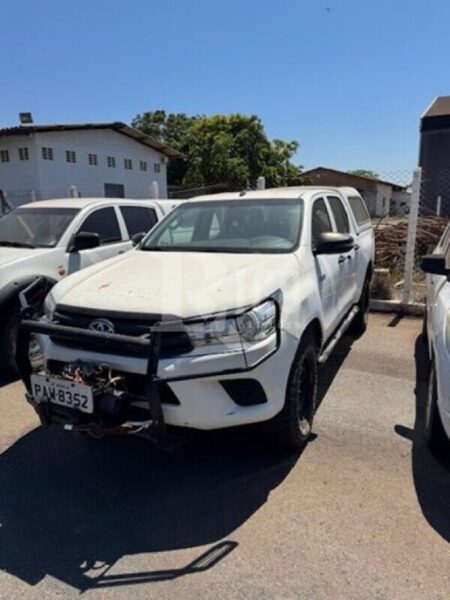 TOYOTAHILUX-CDLOWM4FD-Leilão da Eletrobras tem caminhonete, caminhão e van