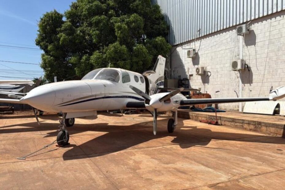Tesouros na Água e no Ar: Leilão de Avião Bimotor Cessna e Lancha com Lances a 50% do Valor!