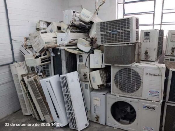 Ar-condicionado  Carros por R$ 9 mil em leilão de Pomerode 4