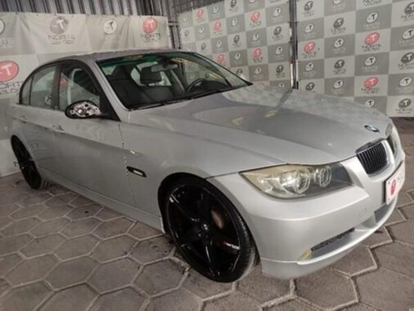 BMW 320I Leilão do TRT oferta lancha, carros de luxo, caminhonetes e itens de grife