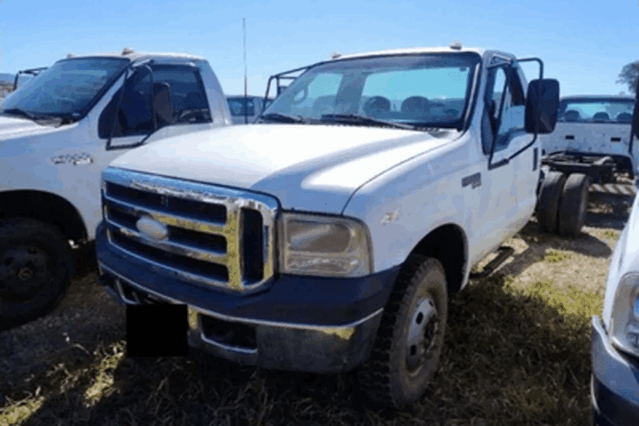 Caminhão F4000 4x4 por R$ 10 mil e Hilux por R$ 26 mil: Leilão traz oportunidades raras para comprar barato e lucrar