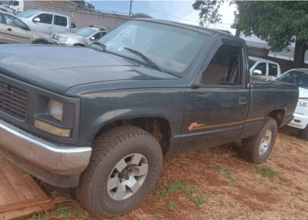 CAMINHÃO GMC 3500 HD TURBO leilão veículos pesados aprendidos da Polícia Federal