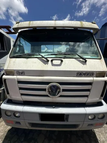 CAMINHÃO VOLKSWAGEN 23220 Leilão de empresa ambiental tem caminhonetes 4x4 diesel e caminhão