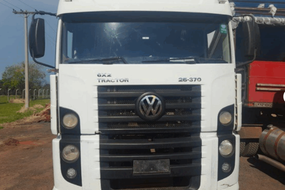 CAMINHÃO VOLKSWAGEN 25370 Leilão de Empreiteira oferece caminhões Volvo e Volkswagen