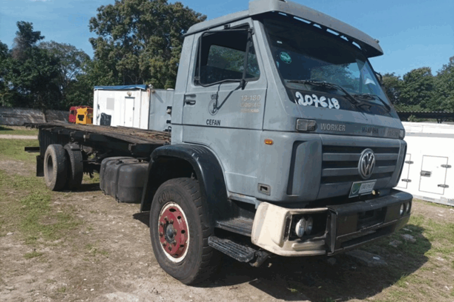 Leilão da Marinha do Brasil: D20, L200 4x4, Kombi e Santana com Lances a Partir de R$ 3 Mil!