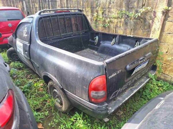 CAMINHONETE MODELO CORSA ST Litoral de SP realiza megaleilão com mais de 1,2 mil veículos apreendidos