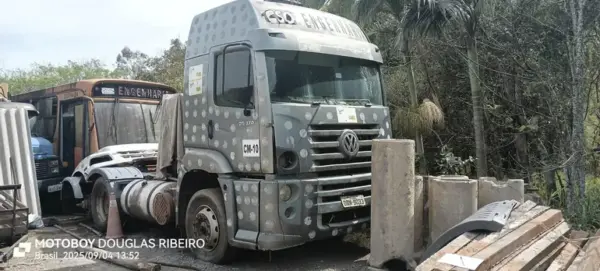 CAVALO MECÂNICO VOLKSWAGEN 25.370 Leilão Judicial Tem Caminhão Munck, Trator Ford e Kombi