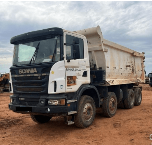 Caminhão Basculante SCANIA G 440 B Leilão da Andrade Gutierrez oferece caminhões, tratores e escavadeiras