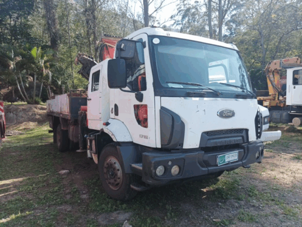 Caminhão FORD CARGO CABINE ESTENDIDA E MUNCK Leilão de caminhões com cabines estendidas e Munck tem preços muito abaixo do mercado
