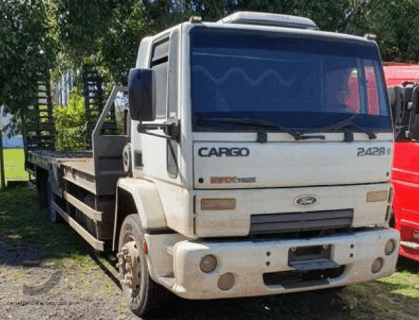 Caminhão FORD CARGO Polícia Federal abre leilão com Amarok, Pajero Dakar e caminhões