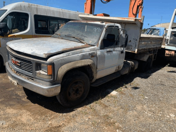 Caminhão GMC 6150 DIESEL Leilão da Prefeitura de Taubaté Vende Vans, Caminhões e Tratores