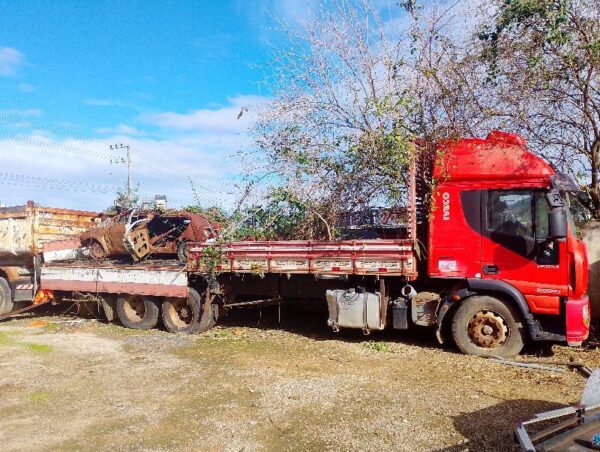 Caminhão IVECO TECTOR 240E28S PRF realiza leilão com caminhões Volkswagen, Iveco e Mercedes
