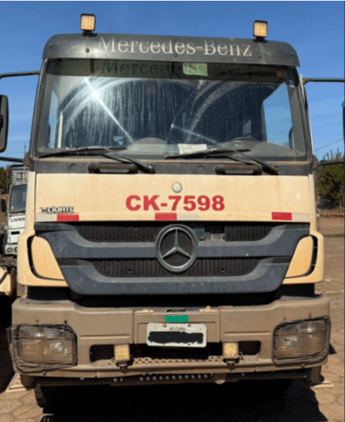 Caminhão Mercedez Benz Axor Leilão da Vale oferece caminhões