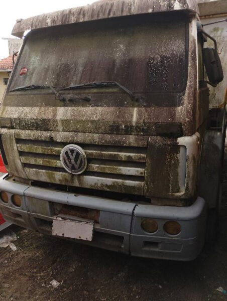 Caminhão Volkswagen 24.250E WORKER PRF realiza leilão com caminhões Volkswagen, Iveco e Mercedes