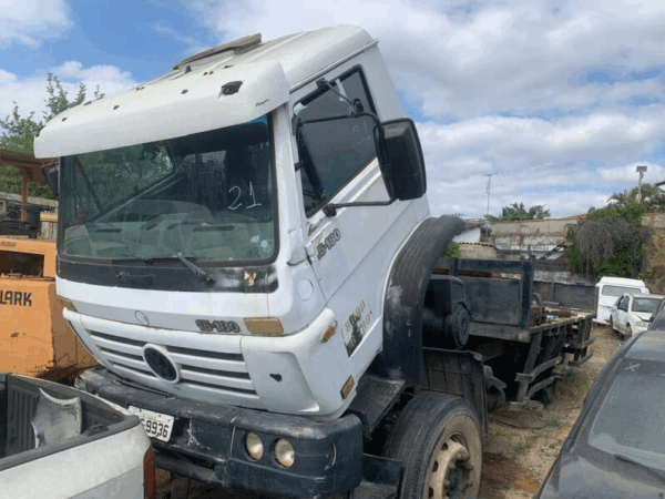 Caminhão Volkswagen Leilão da Prefeitura de Taubaté Vende Vans, Caminhões e Tratores