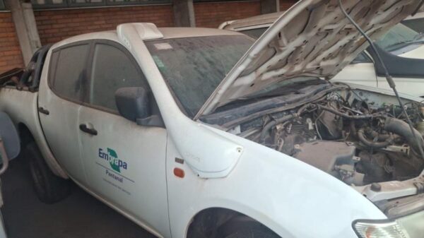 Caminhonete Mitsubishi L200 Triton Leilão da Embrapa Tem Caminhonetes 4x4, Barco e Gerador