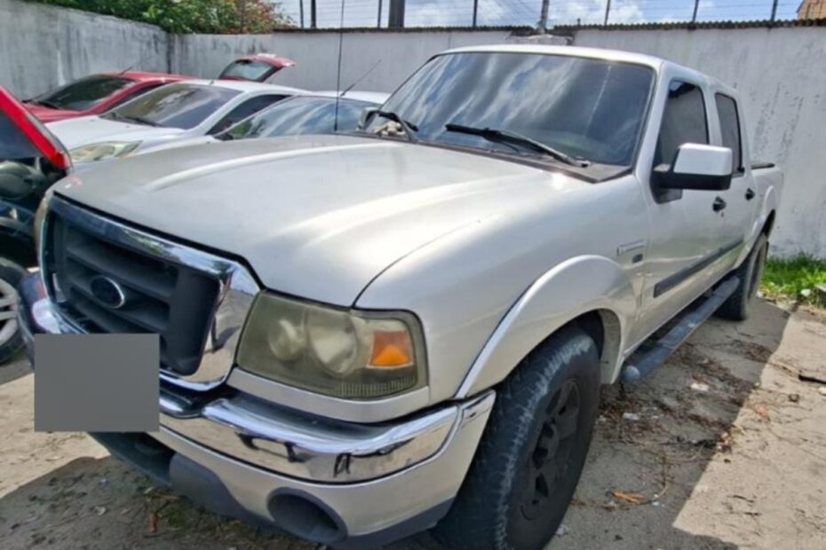 Manaus anuncia leilão com 66 lotes: veículos, equipamentos e móveis a partir de R$ 1 mil