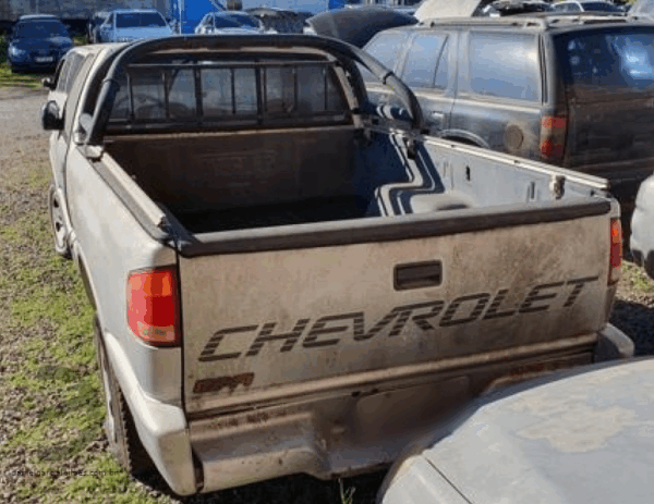 Caminhonete S10 Polícia Federal abre leilão com Amarok, Pajero Dakar e caminhões