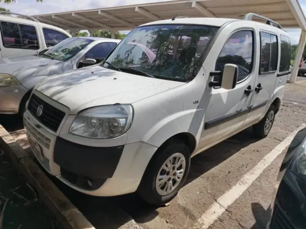 Carro Fiat Doblo Essence Leilão veiculos de Frota do Ministério Público
