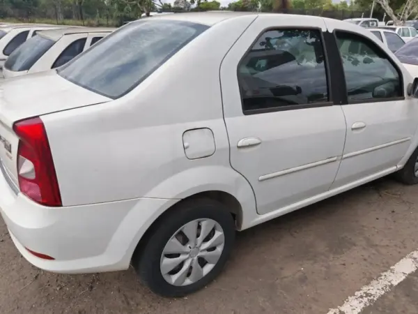 Carro Renault Logan Leilão veiculos de Frota do Ministério Público