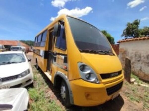 CityClass 70C16, marca IVECO Prefeitura de Caiuá abre leilão com caminhonete A-20, Cruze, Gol e máquinas pesadas
