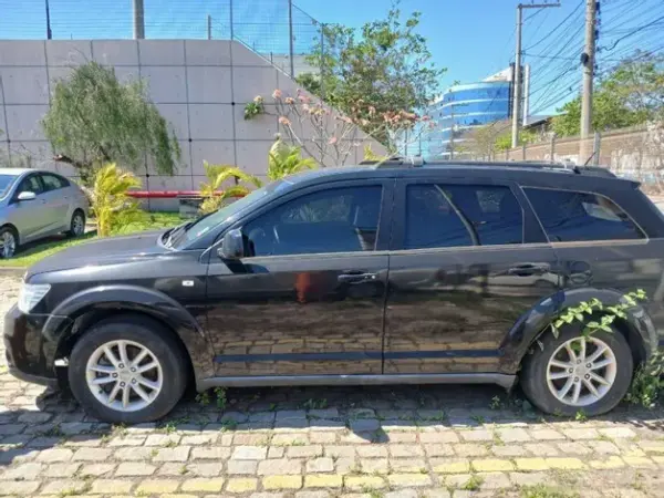 DODGE JOURNEY SXT Leilão de empresa ambiental tem caminhonetes 4x4 diesel e caminhão