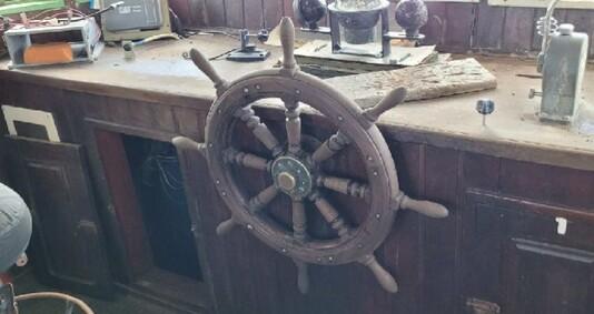 EMBARCAÇÃO LEAL SANTOS 4 Leilão do TRT oferta lancha, carros de luxo, caminhonetes e itens de grife