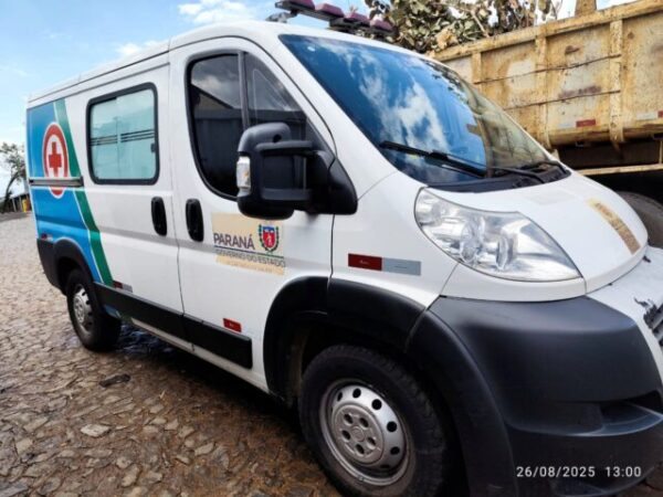 FIAT DUCATO GREENC Ambulância Prefeitura abre leilão com caminhão F4000, trator, Kombi e carros