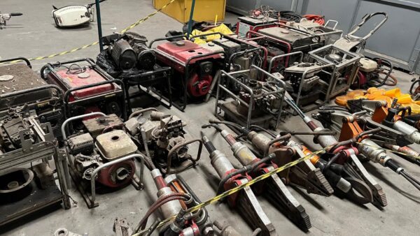 Gerador de Energia EQUIPAMENTOS MOTOMECANIZADOS Leilão do Corpo de Bombeiros oferece barcos, motores de popa e equipamentos