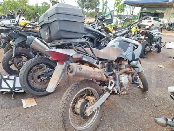 HONDA - NX 400 FALCON leilão de motos da policia milita de brasilia
