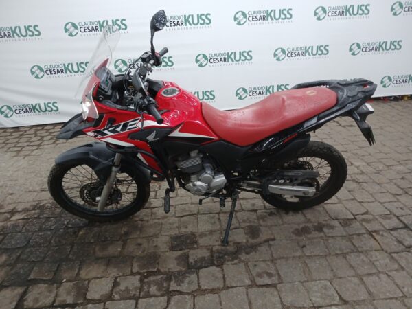 HONDA XRE 300 ABS Leilão de Banco Ram 2500, Volvo XC90 e Corolla com Lances a Partir de R$ 16,3 Mil