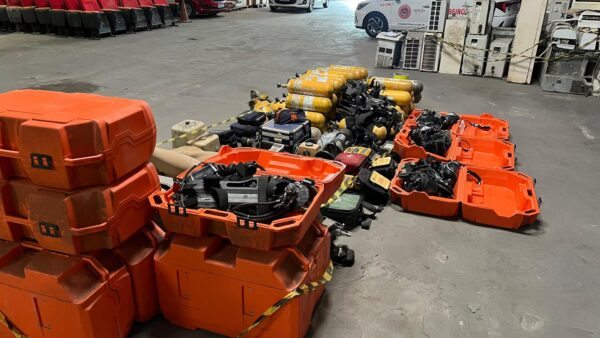 INCÊNDIO E MERGULHO Leilão do Corpo de Bombeiros oferece barcos, motores de popa e equipamentos