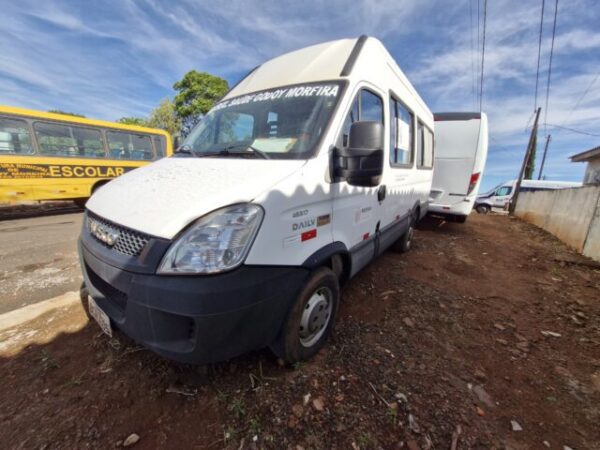 IVECO DAILY Leilão no Paraná tem Toyota Bandeirante