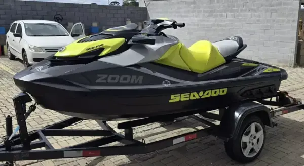 Justiça Leiloa Frota de Luxo da Máfia do Cigarro: Hilux SW4, Jet Ski e Mais 22 Bens com Lances Pela Metade do Preço