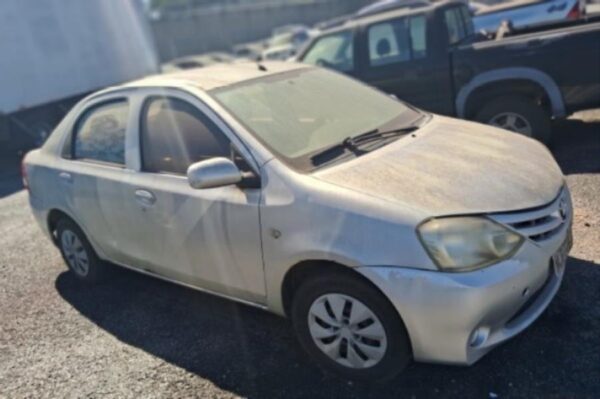 Leilão do de apreensões da Polícia Federal  TOYOTA ETIOS SD X